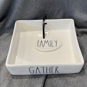 Rae Dunn FAMILY GATHER Napkin Holder-NWOT